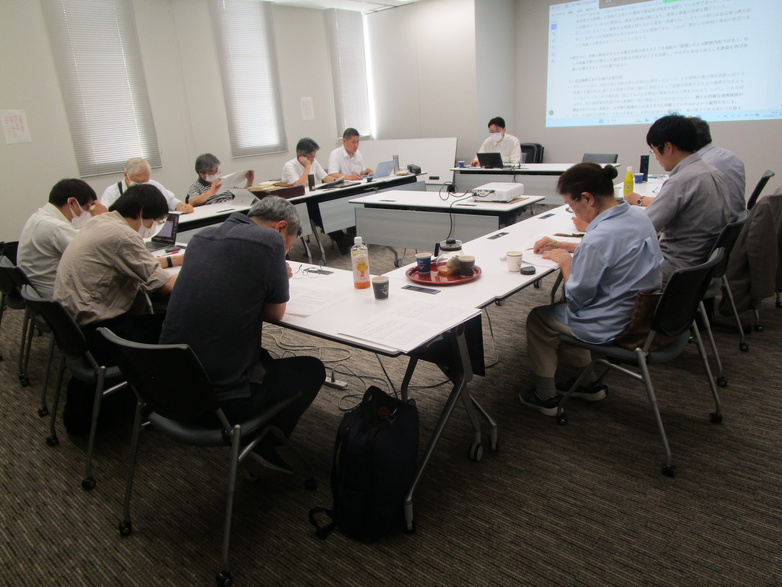 6月内陸アジア出土古文献研究会例会の会場風景